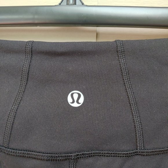 Lululemon Black Capri Leggings Fitness Workout Gym Yoga Classic - Picture 6 of 9
